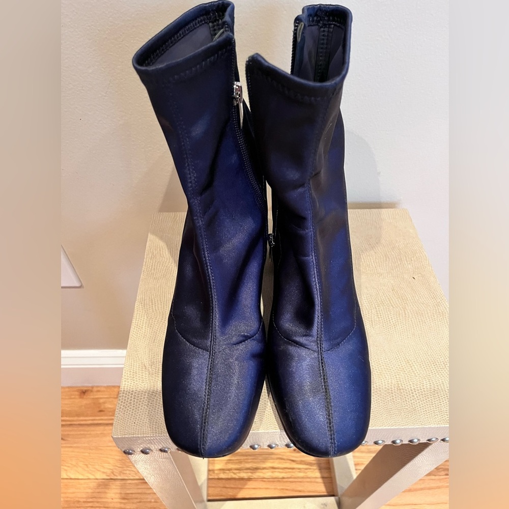 Marc Fisher boot, Navy blue , feels like silk . Very clean inside , great exteri